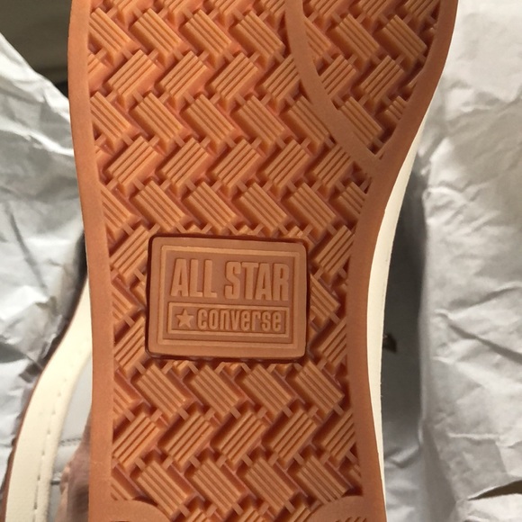 NWT MENS CONVERSE LEATHER SHOES. Two sizes.  Firm on price. - Picture 3 of 5